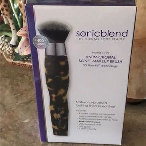 So I blend Antimicrobial Sonic Makeup Brush NWT